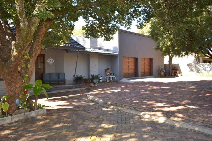 4 Bedroom Property for Sale in Wilkoppies North West